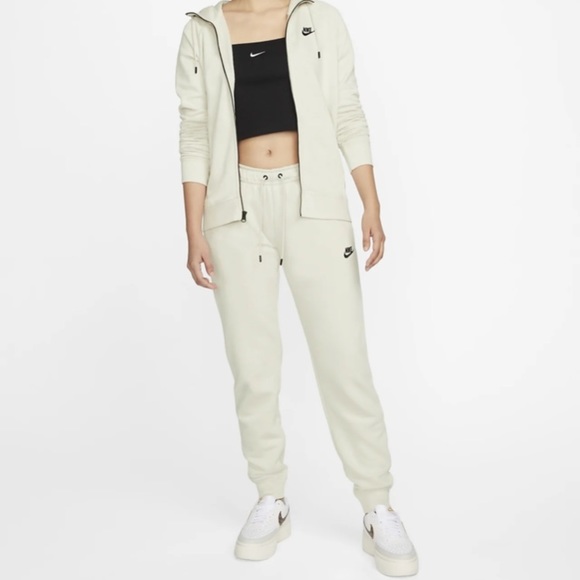 Nike size medium off white Nike Sportswear Essential Fleece Light Bone Jogger​​ - Picture 7 of 11